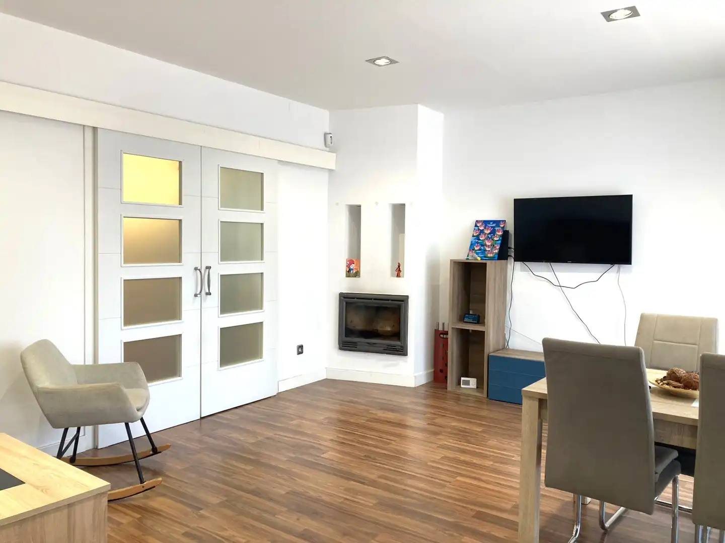 Sala de estar de Casa o chalet en venta en Corbera de Llobregat con Aire acondicionado, Calefacción y Jardín privado