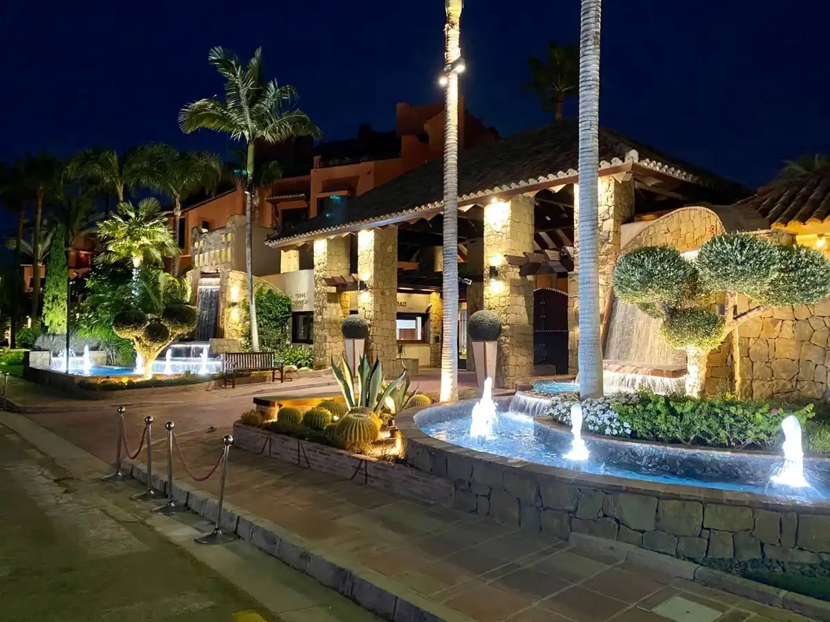 Penthouse with pool for sale in Selwo, imagen 4
