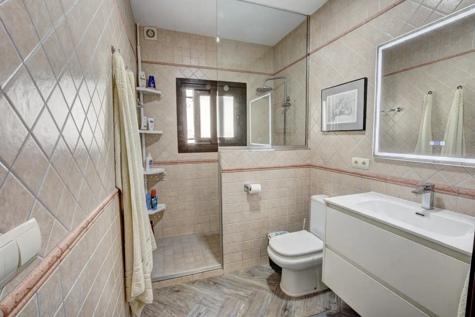 Bathroom of Houses for sale in Benalmádena  with Air Conditioner, Heating and Terrace