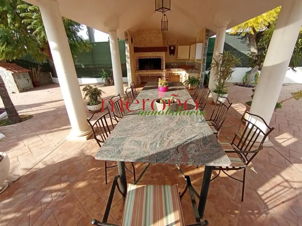 Xalet amb piscina en venda a Crevillent, imagen 4