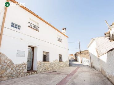 Casa en venda a Calle ALHAMBRA