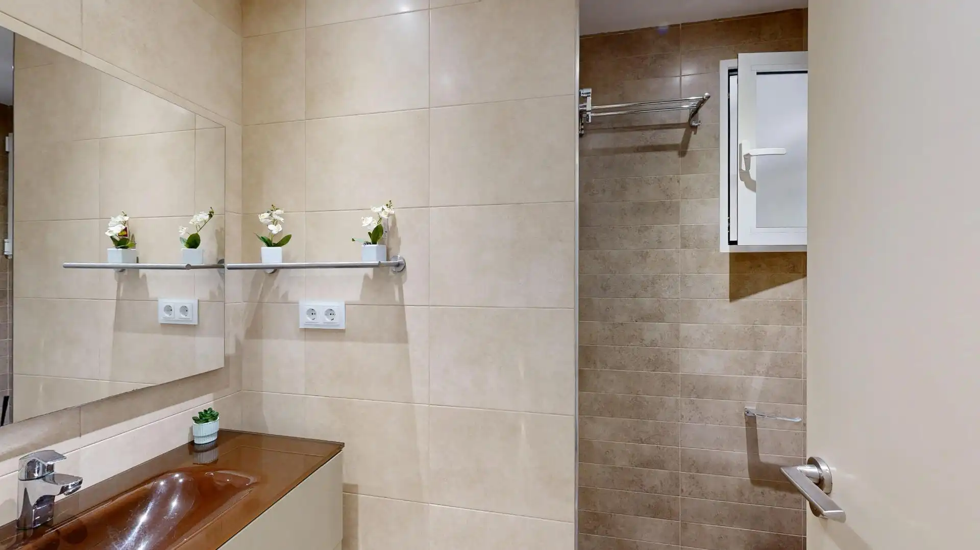 Bathroom of Flat for sale in Cartagena  with Air Conditioner, Heating and Storage room