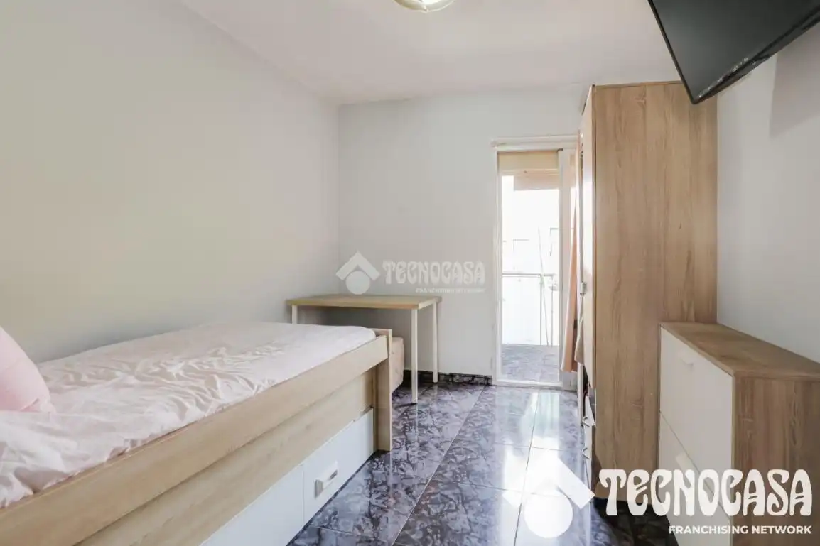 Bedroom of Flat for sale in Badalona  with Air Conditioner and Terrace