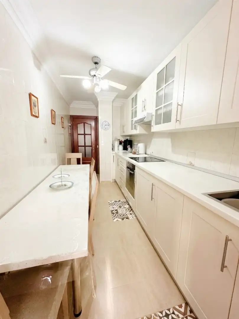 Cuina de Pis en venda en Estepona amb Terrassa, Moblat i Forn