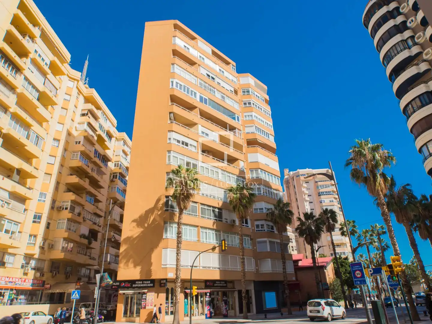 Vista exterior de Pis en venda en Málaga amb Aire condicionat, Terrassa i Moblat