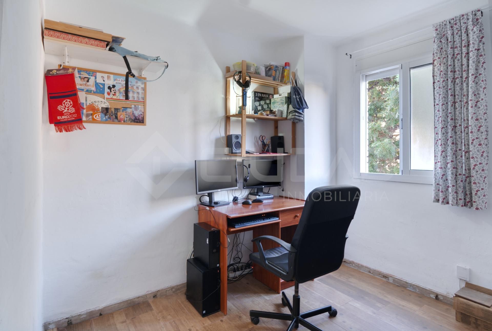 Schlafzimmer von Wohnung zum verkauf in San Juan de Aznalfarache mit Klimaanlage und Balkon