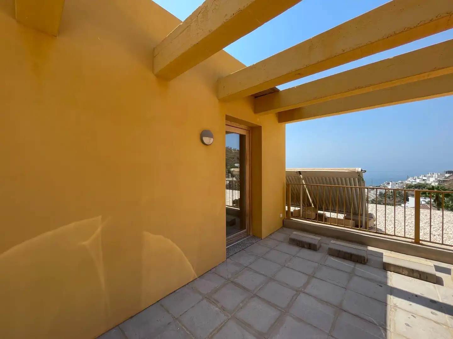 Terrassa de Casa o xalet en venda en Torrox amb Aire condicionat, Jardí privat i Piscina