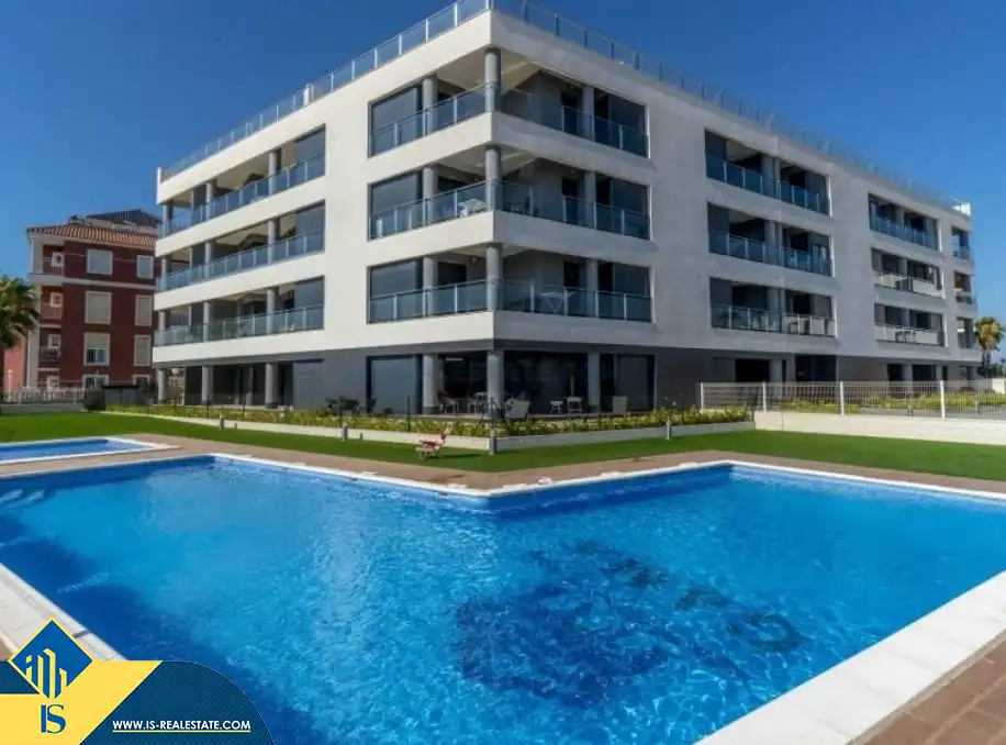 Pis amb piscina en venda a La Mata