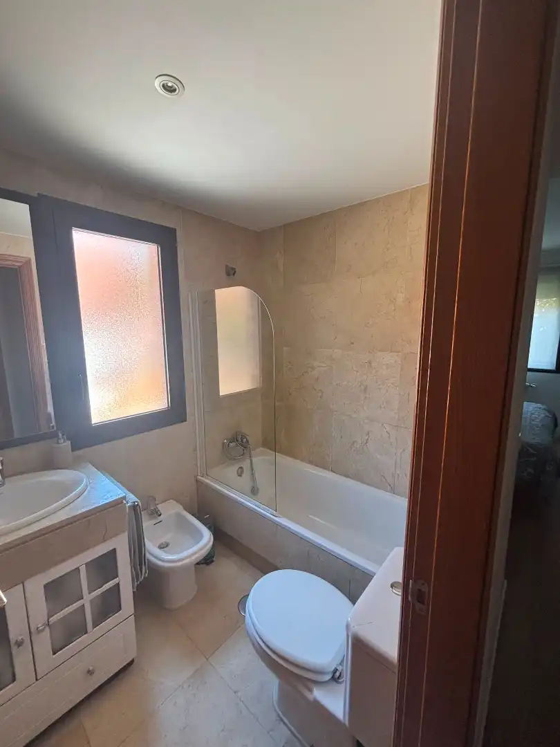 Baño de Planta baja en venta en Las Rozas de Madrid con Calefacción, Trastero y Piscina comunitaria