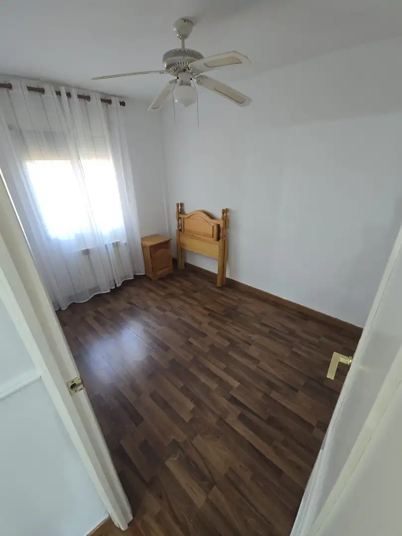 Schlafzimmer von Wohnung zur Miete in Cáceres mit Klimaanlage, Heizung und Möbliert