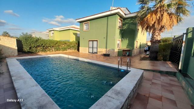 Casa-chalet en Alquiler en Entrepinos