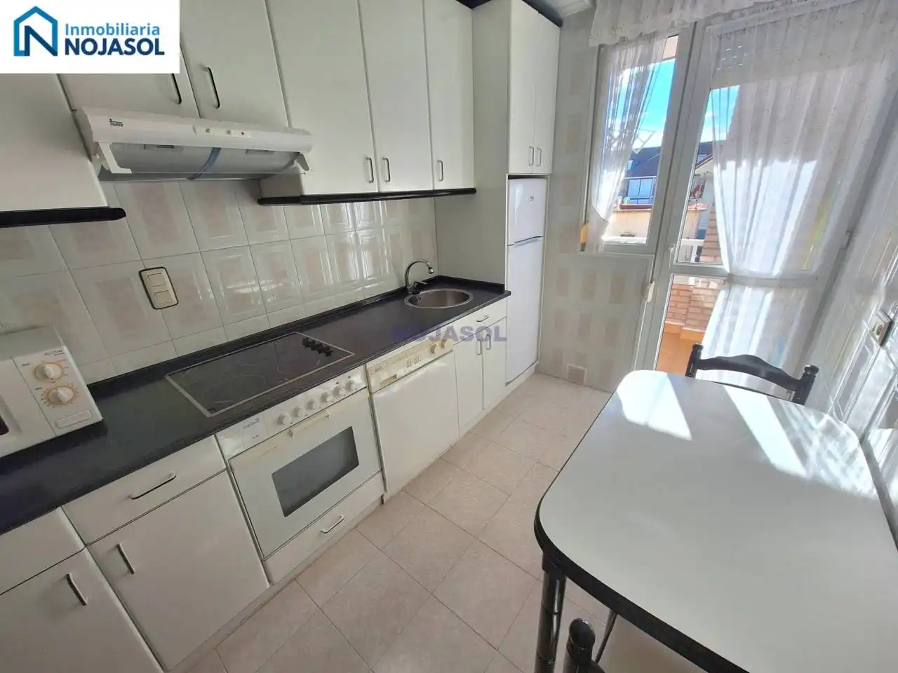 Cocina de Piso de alquiler en Noja con Terraza y Amueblado