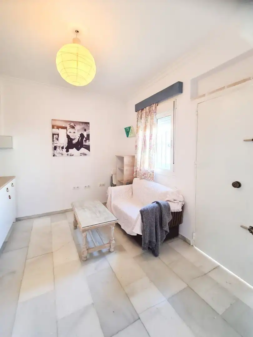 Habitación de Local en venta en Chiclana de la Frontera con Amueblado