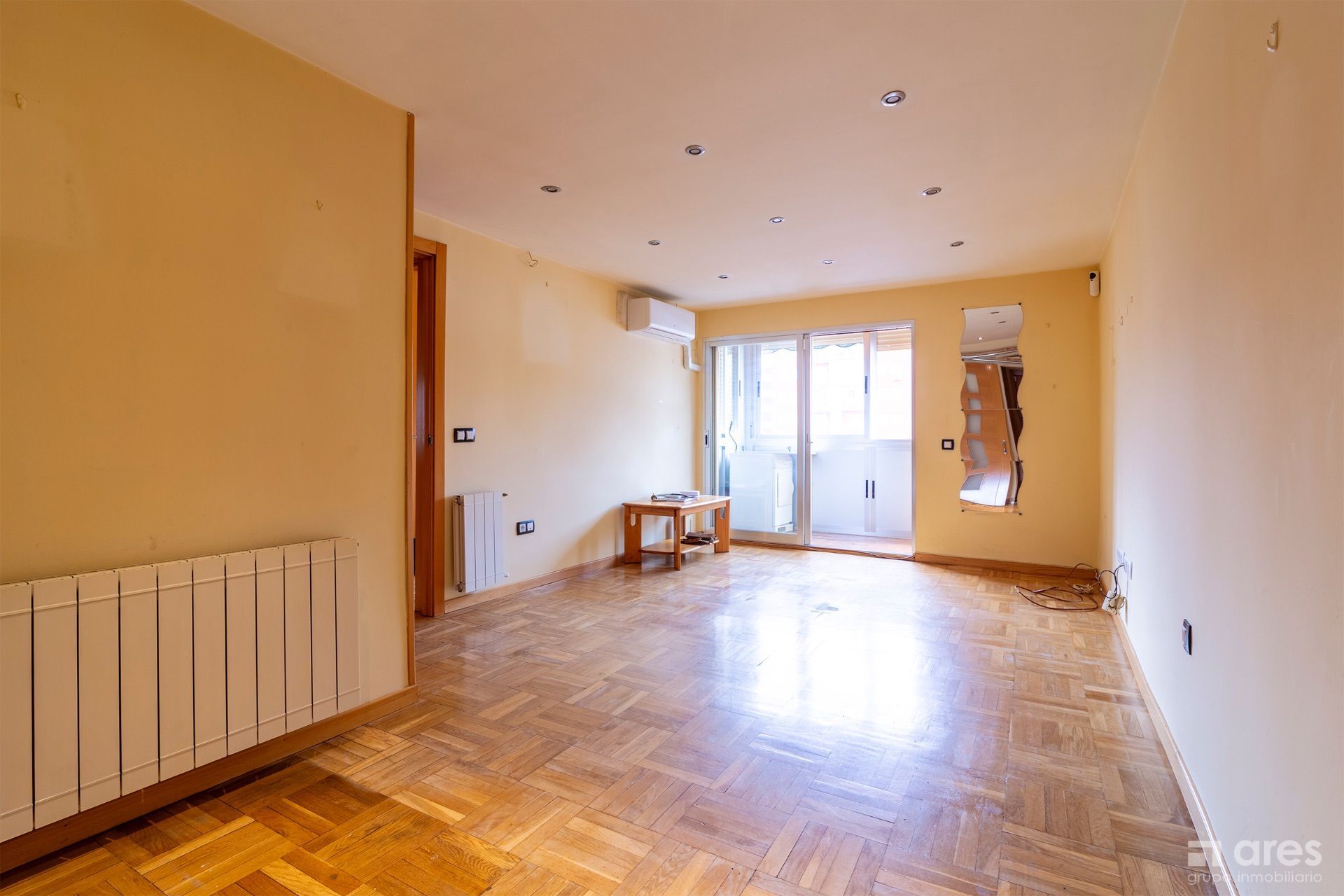 Living room of Flat for sale in Alcorcón  with Air Conditioner, Heating and Terrace