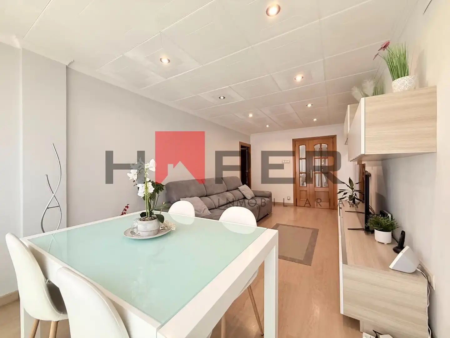 Living room of Flat for sale in El Prat de Llobregat  with Heating and Parquet flooring