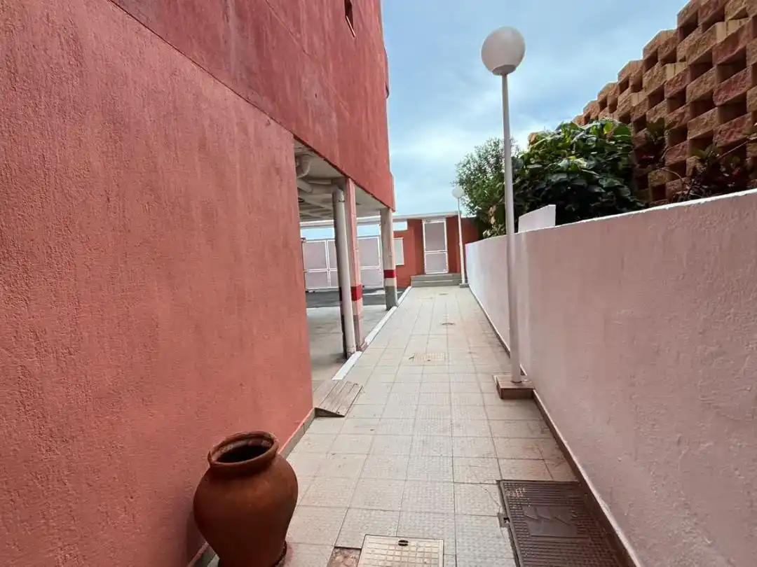 Vista exterior de Piso de alquiler en El Rosario con Piscina y Balcón