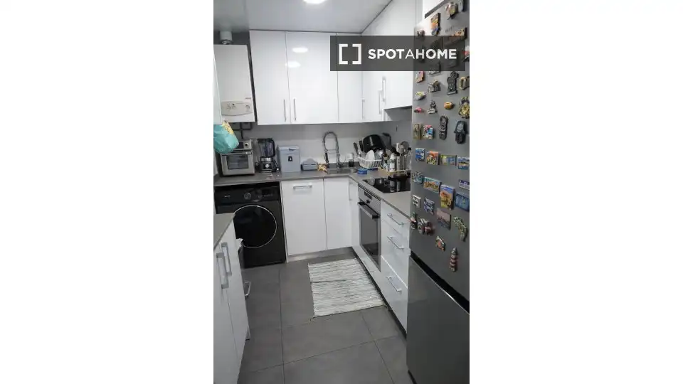 Kitchen of Flat for share in Eixample