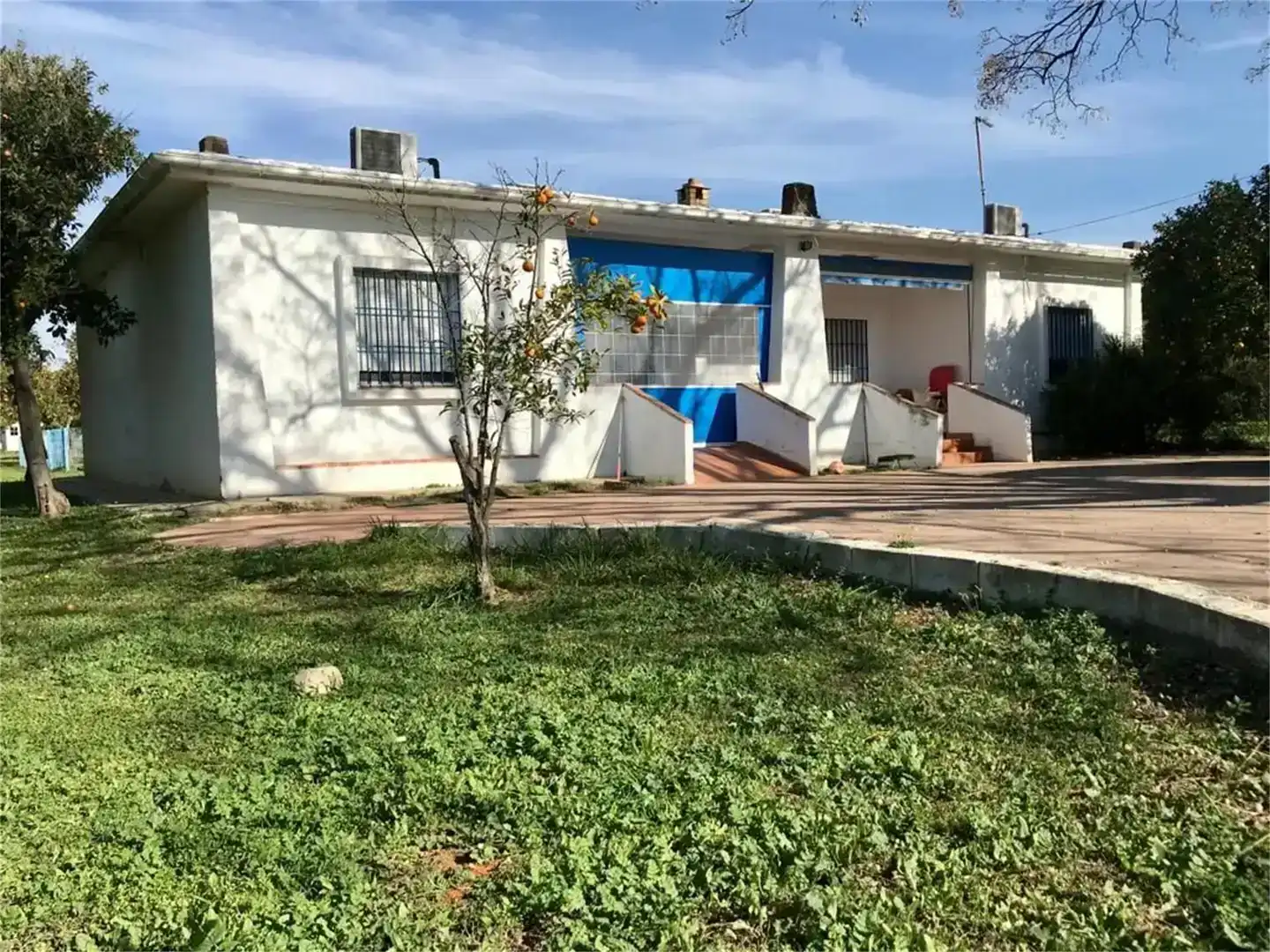 Vista exterior de Pis en venda en Sanlúcar la Mayor, Sevilla