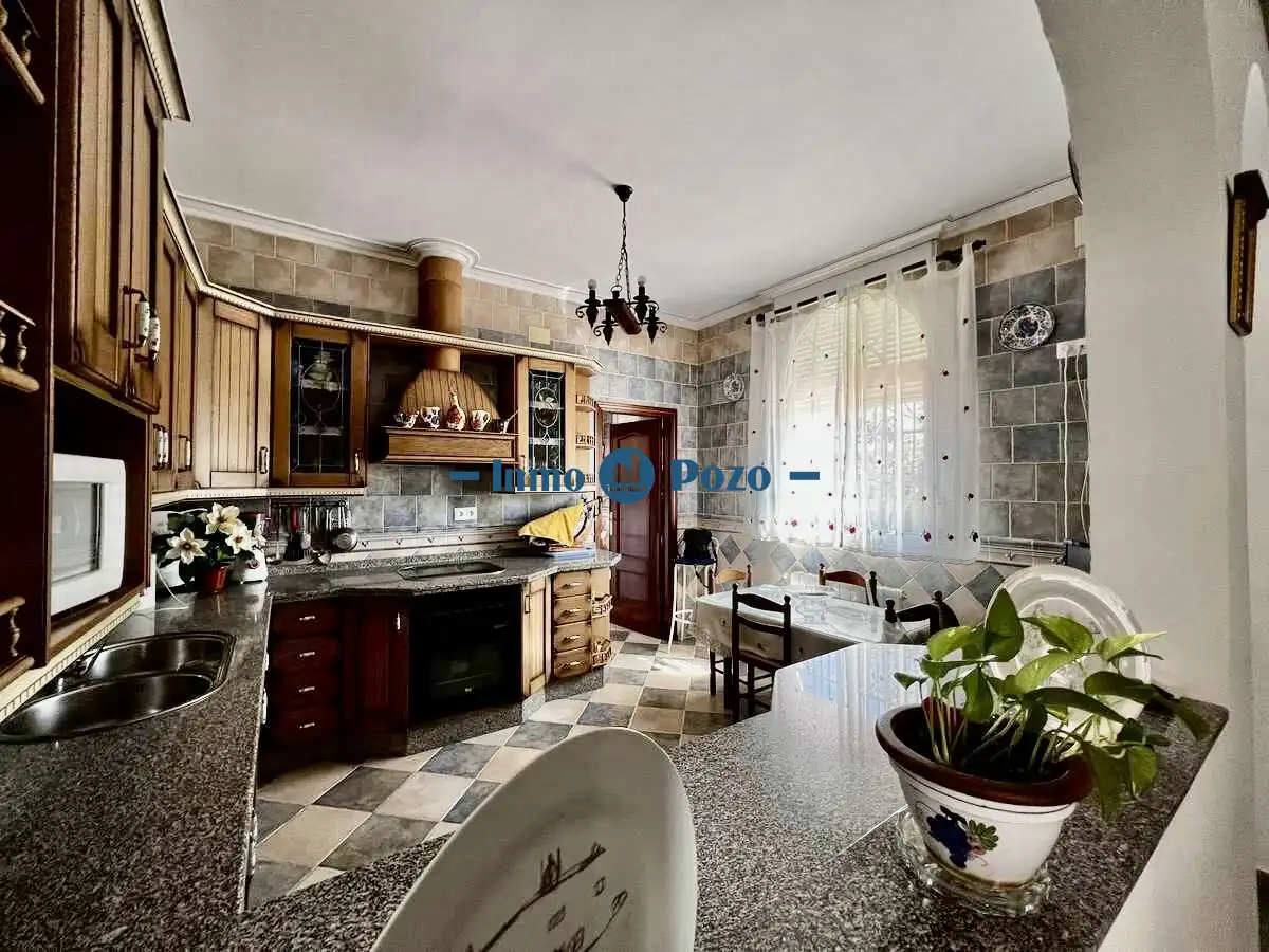 Chalet con piscina en venta en Almendralejo, imagen 6