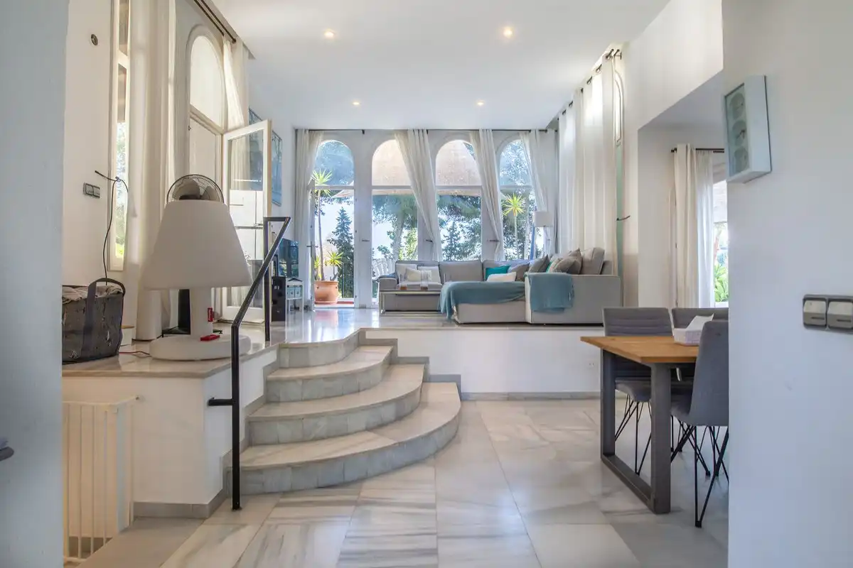 Sala de estar de Casa o chalet en venta en Marbella con Aire acondicionado, Jardín privado y Amueblado