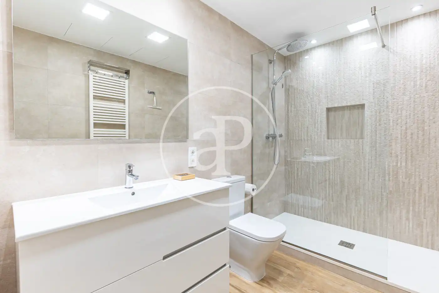 Badezimmer von Wohnung zur Miete in Rubí mit Klimaanlage, Heizung und Möbliert