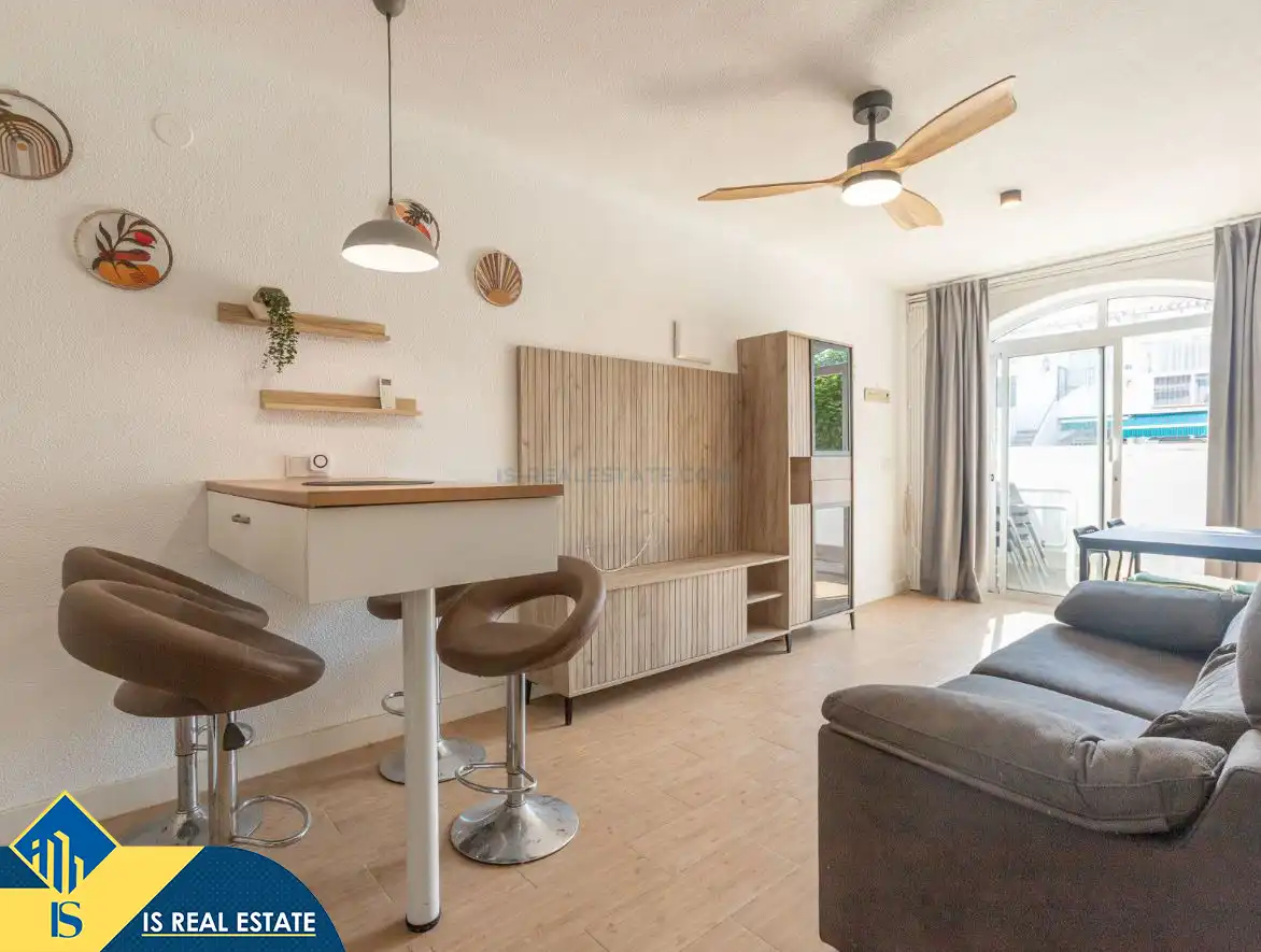 Sala d'estar de Casa o xalet en venda en Torrevieja amb Aire condicionat, Calefacció i Terrassa