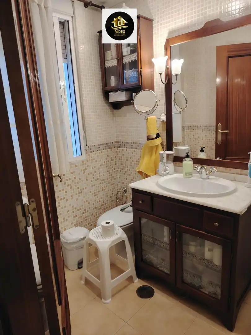 Bathroom of Flat for sale in Torredelcampo  with Storage room and Balcony