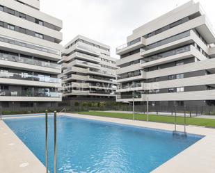 Piscina de Apartament de lloguer en Esplugues de Llobregat amb Aire condicionat, Calefacció i Jardí privat