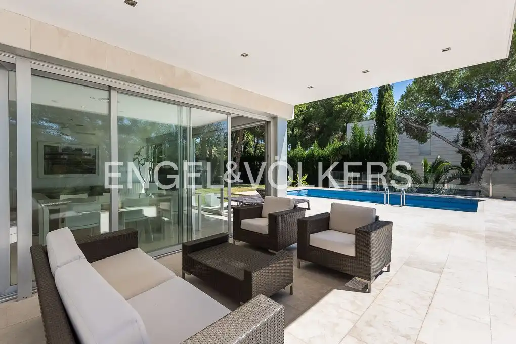 Terraza de Casa o chalet de alquiler en Chiva con Aire acondicionado, Calefacción y Jardín privado