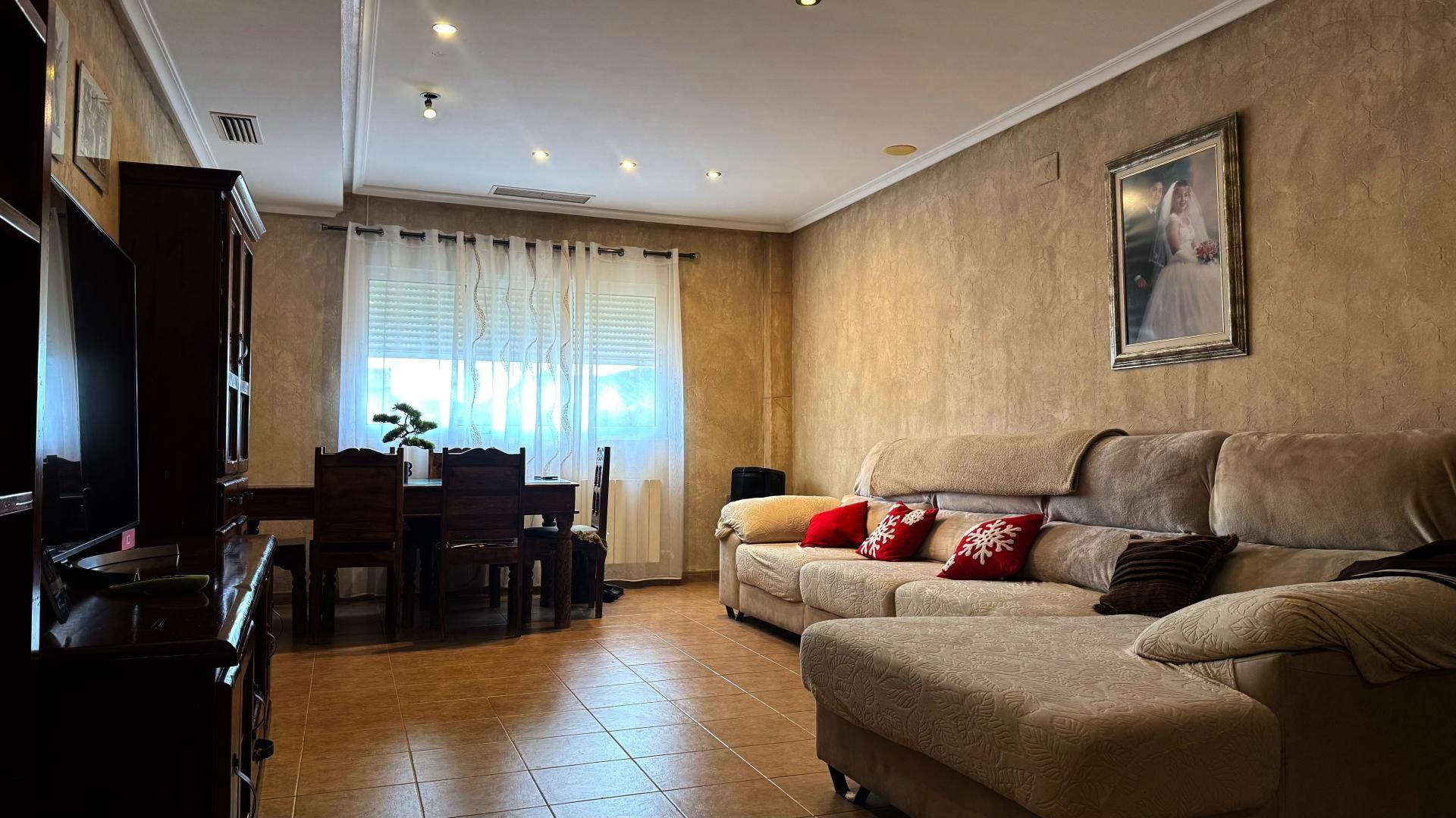 Sala d'estar de Casa adosada en venda en Aspe amb Aire condicionat, Terrassa i Balcó