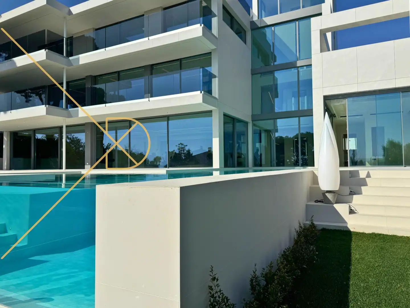 Piscina de Casa o chalet en venta en Barcelona con Aire acondicionado, Calefacción y Jardín privado