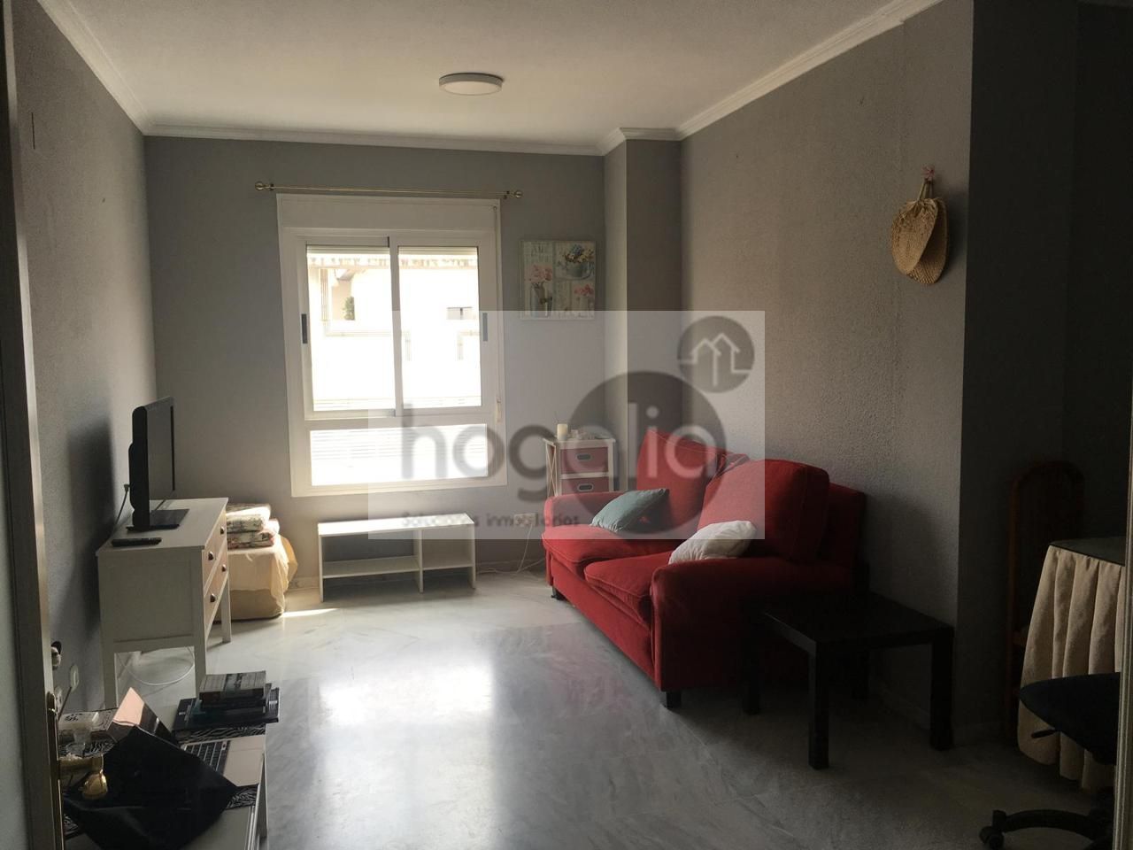 Sala d'estar de Pis de lloguer en  Sevilla Capital amb Aire condicionat i Moblat