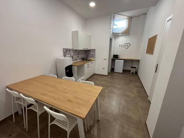 Local comercial en Alquiler en Ronda Ibérica en La Geltrú - Sant Jordi