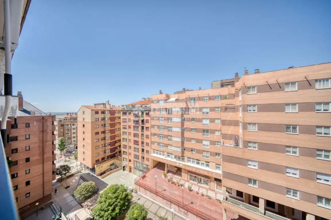 Vista exterior de Pis en venda en Valladolid amb Aire condicionat, Calefacció i Traster