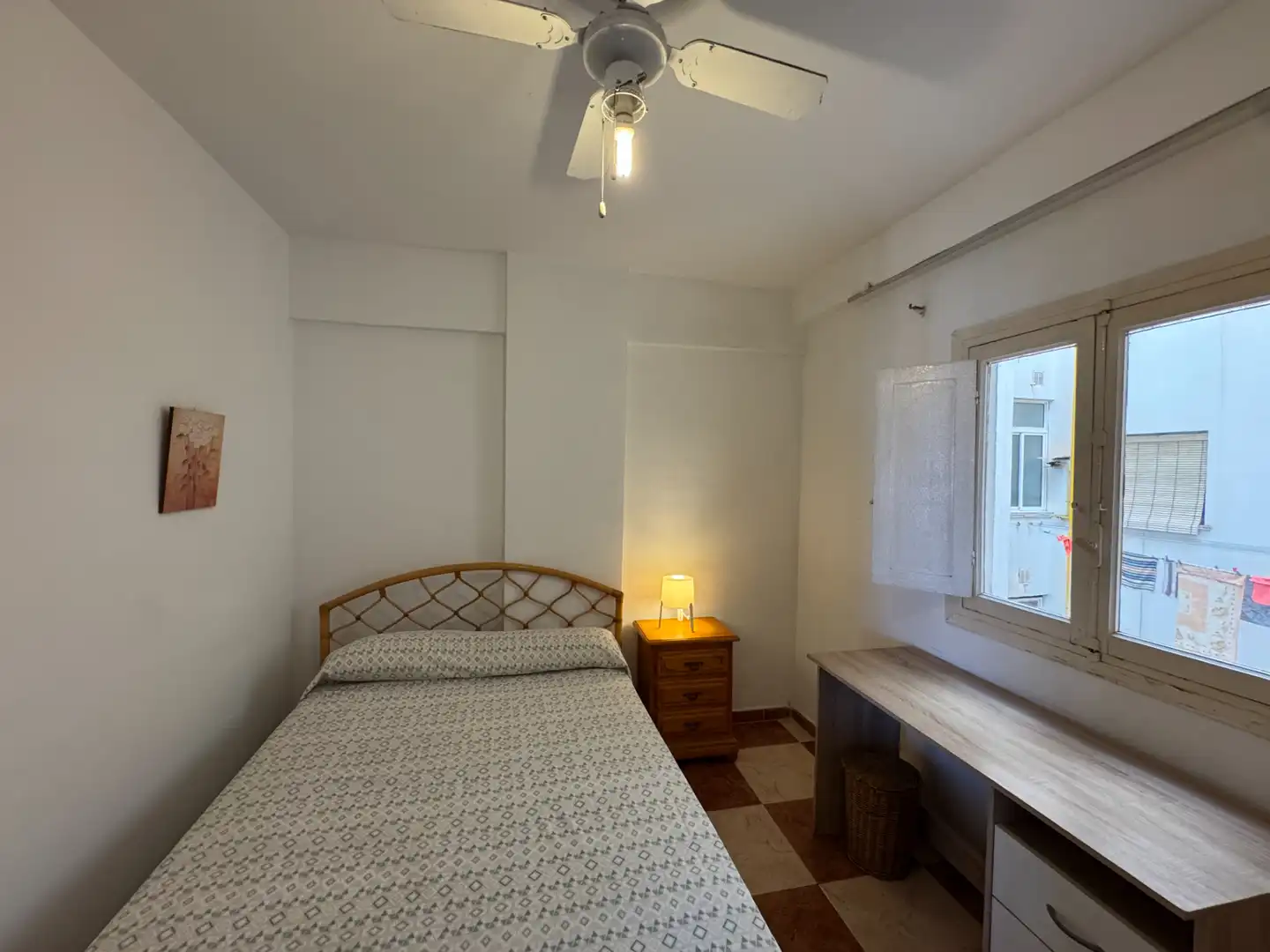 Habitación en Calle Maestro Chapí, Parque Ayala - Jardín de la Abadía - Huelín