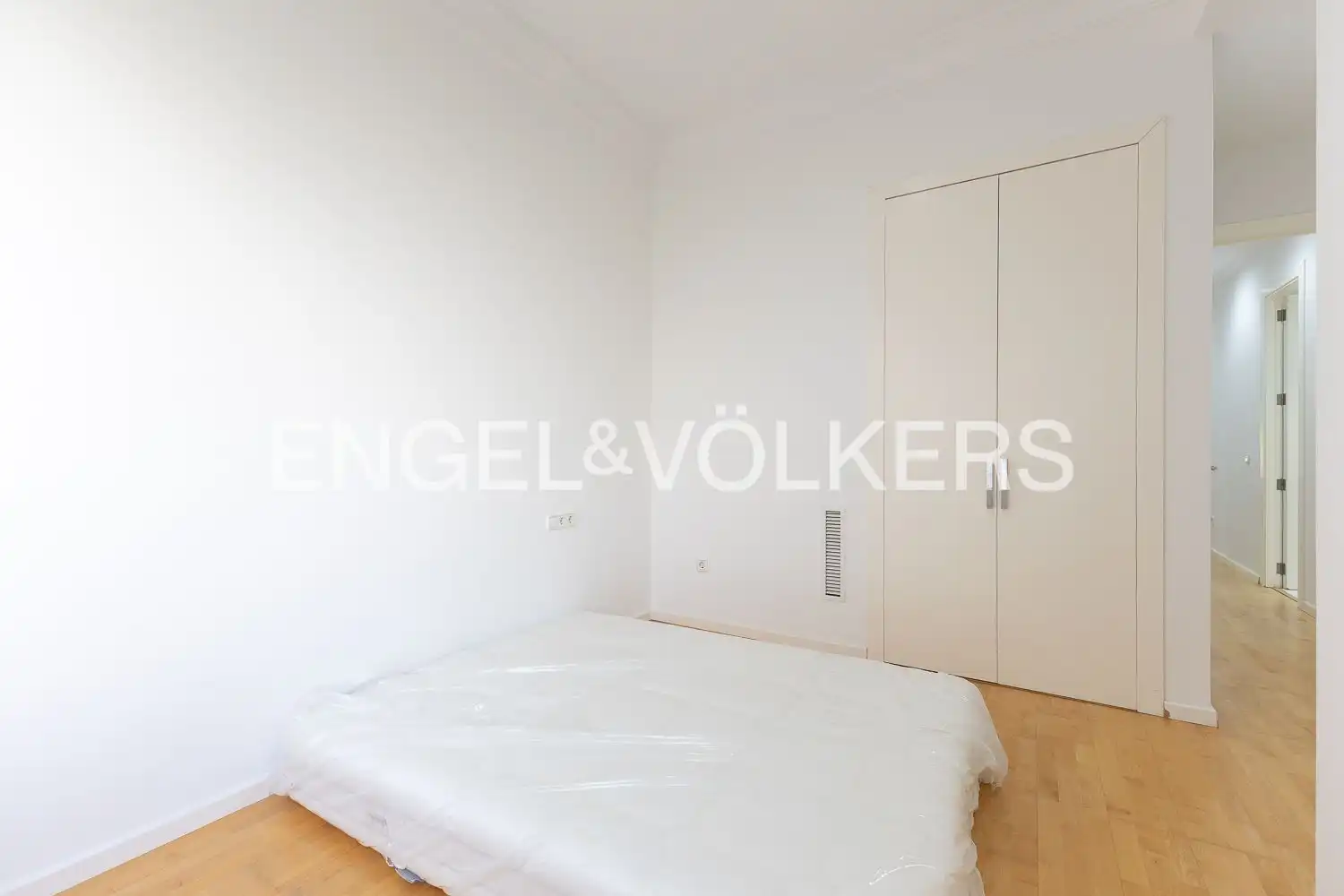 Bedroom of Flat for rent in Valencia  with Air Conditioner, Heating and Parquet flooring