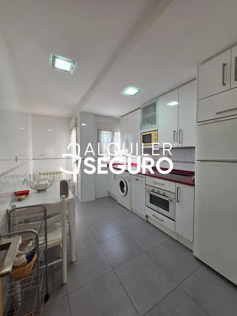 Cocina de Piso de alquiler en Burgos con Calefacción, Terraza y Amueblado