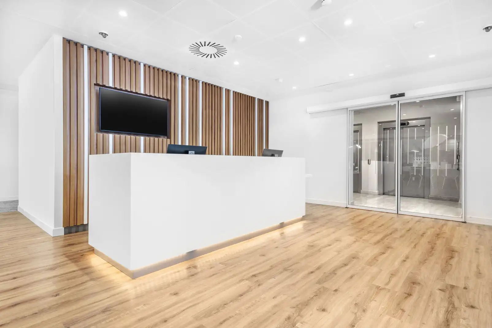 Oficina de alquiler en Donostia - San Sebastián  con Aire acondicionado, Calefacción y Amueblado