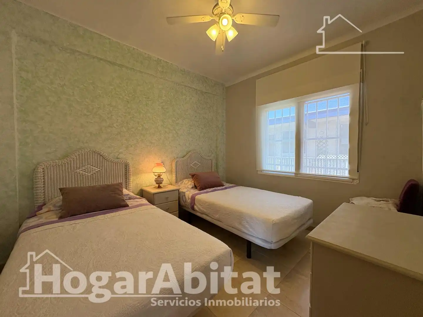 Habitación de Piso en venta en Tavernes de la Valldigna con Terraza y Balcón