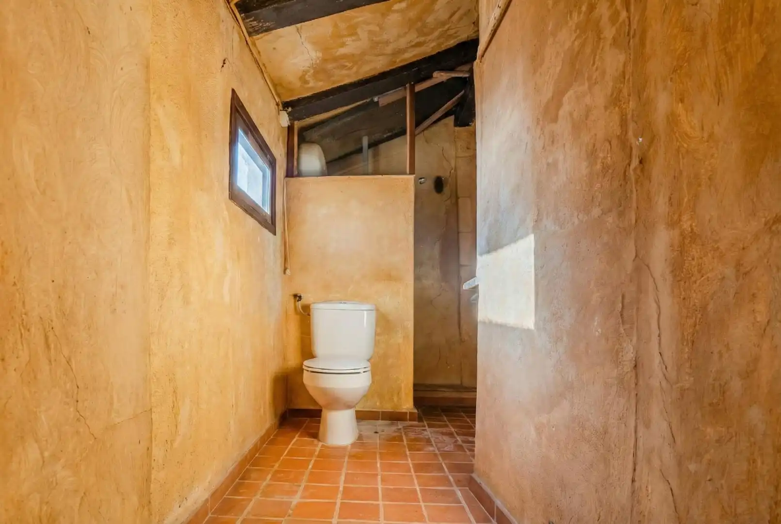 Baño de Finca rústica en venta en Forès con Calefacción, Terraza y Balcón