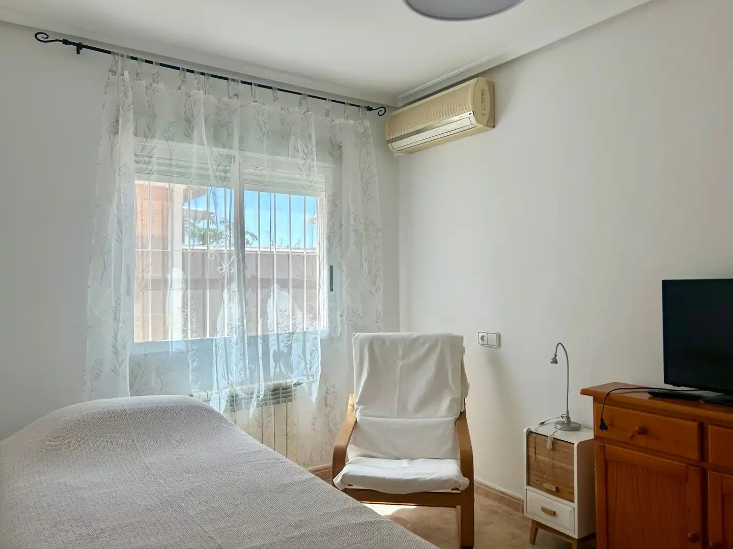 Dormitori de Casa o xalet en venda en Torrevieja amb Aire condicionat, Calefacció i Jardí privat