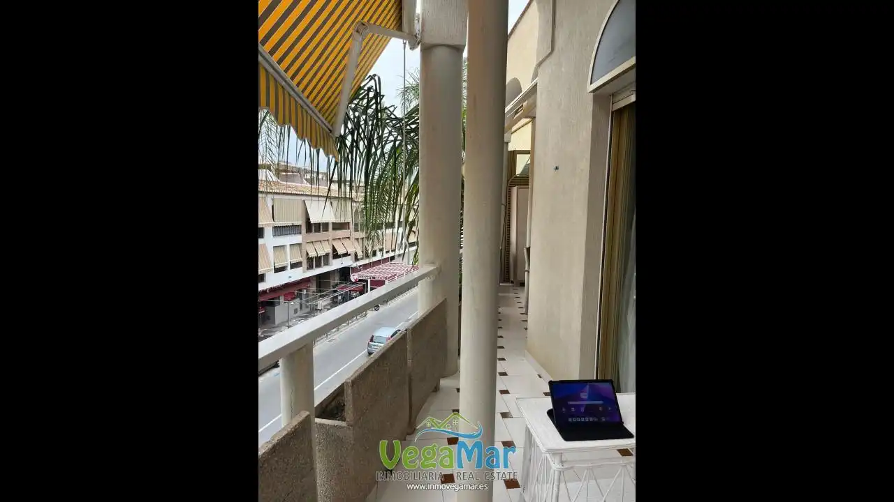 Flat for sale in Avenida Juan Carlos, I