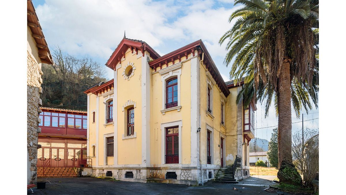 Exterior view of Building for sale in Proaza
