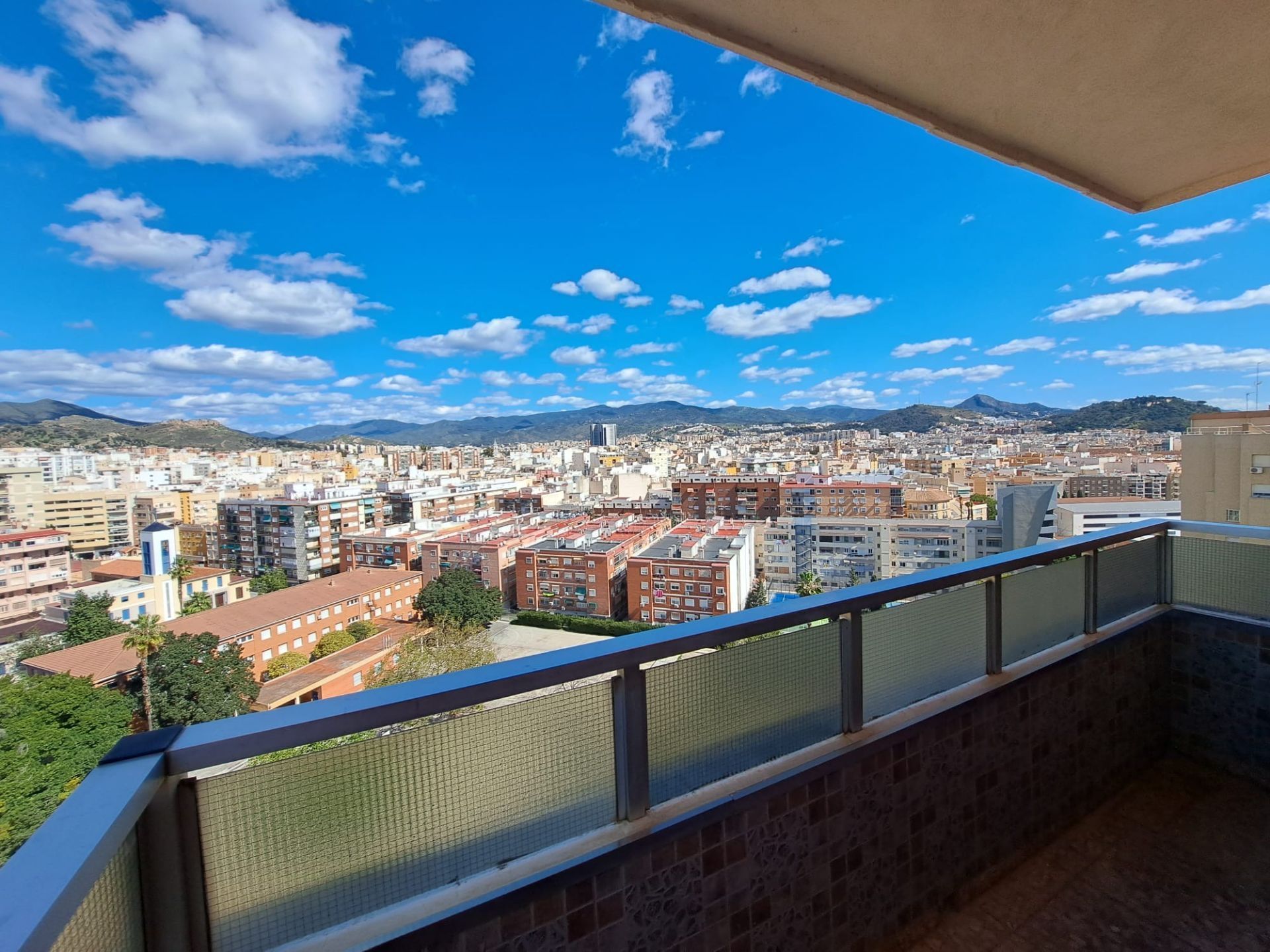 Vista exterior de Piso en venta en Málaga Capital con Aire acondicionado, Calefacción y Terraza