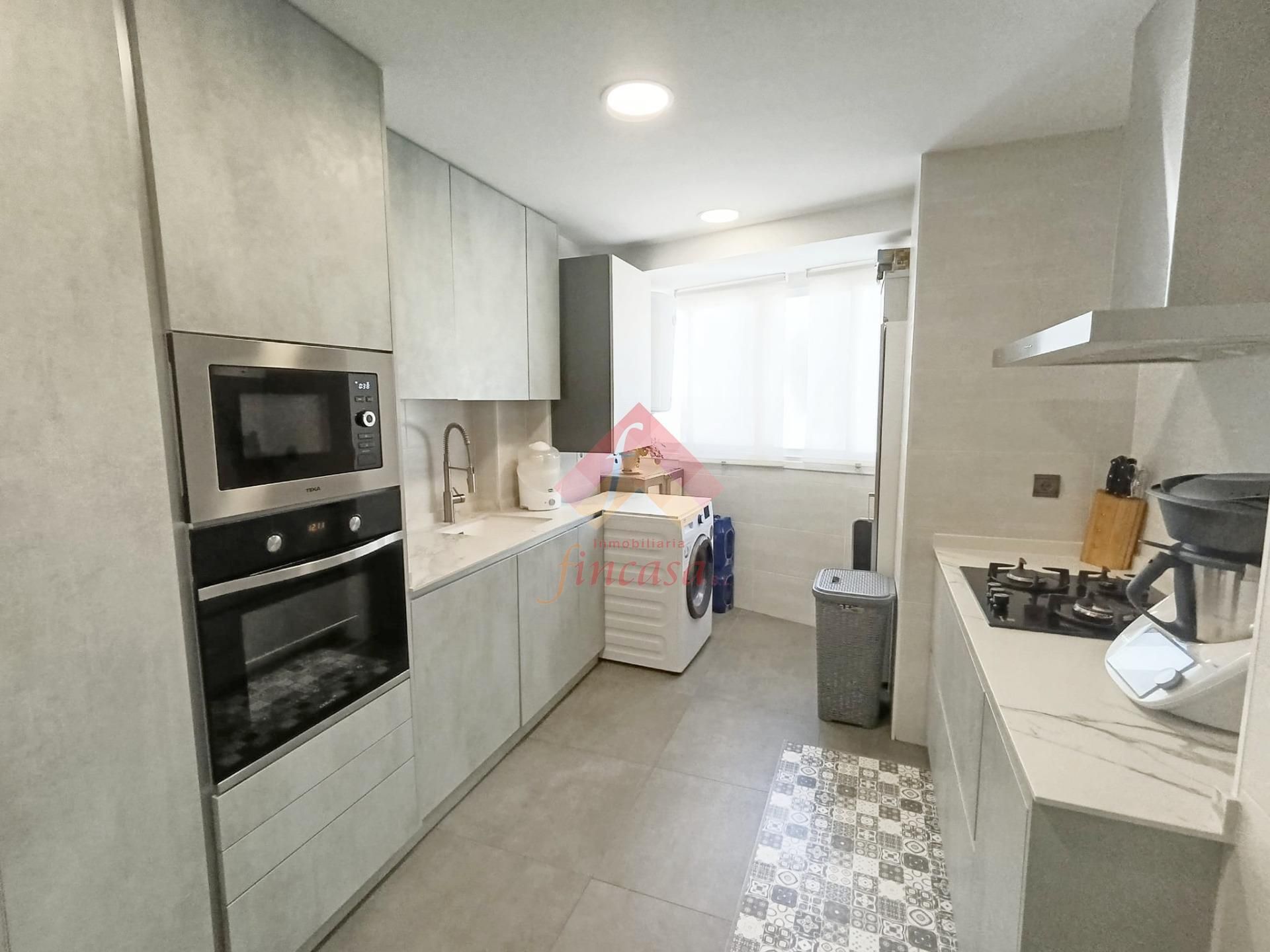 Kitchen of Flat for sale in Ronda  with Air Conditioner and Storage room