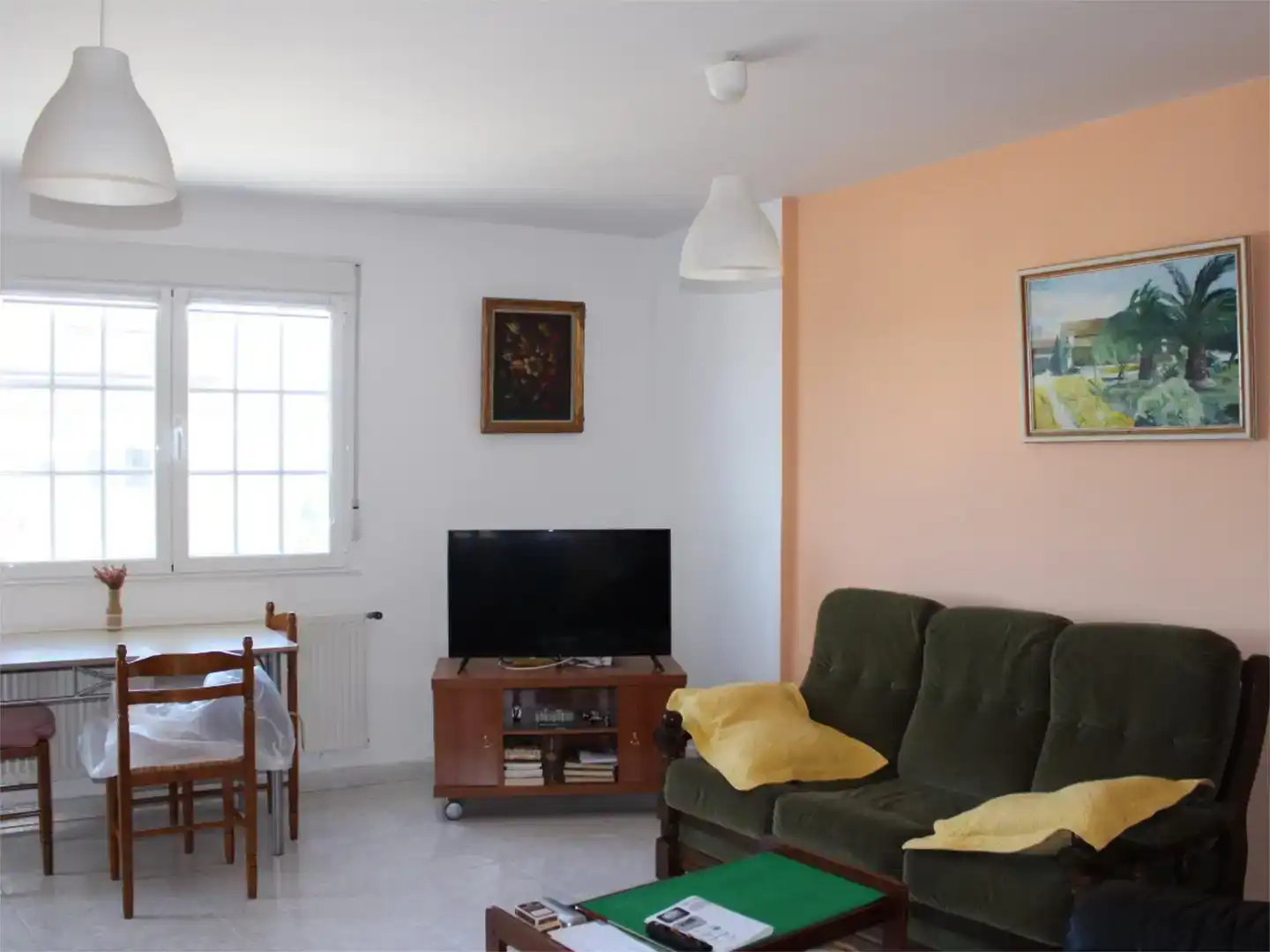 Sala de estar de Piso en venta en Becerreá con Parquet, Trastero y Amueblado