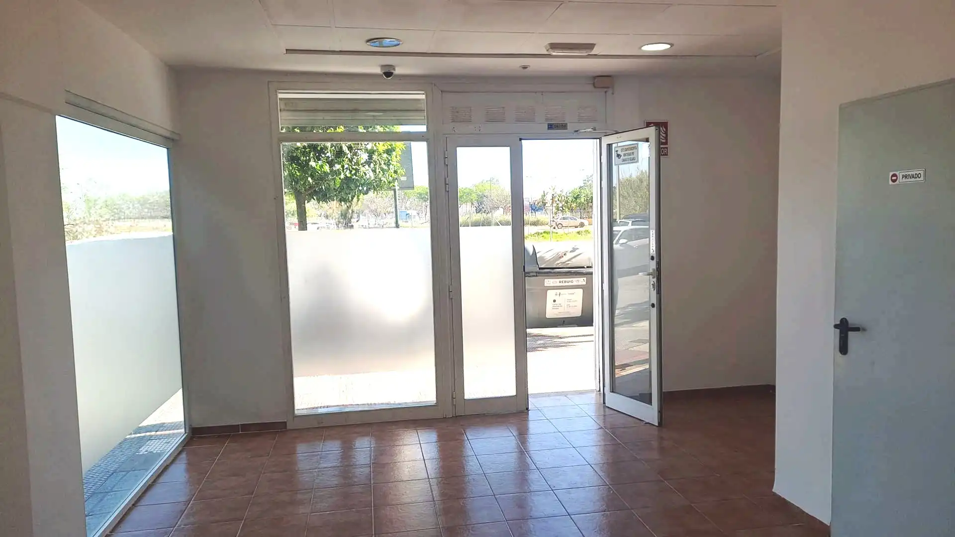 Local de alquiler en Alzira con Alarma