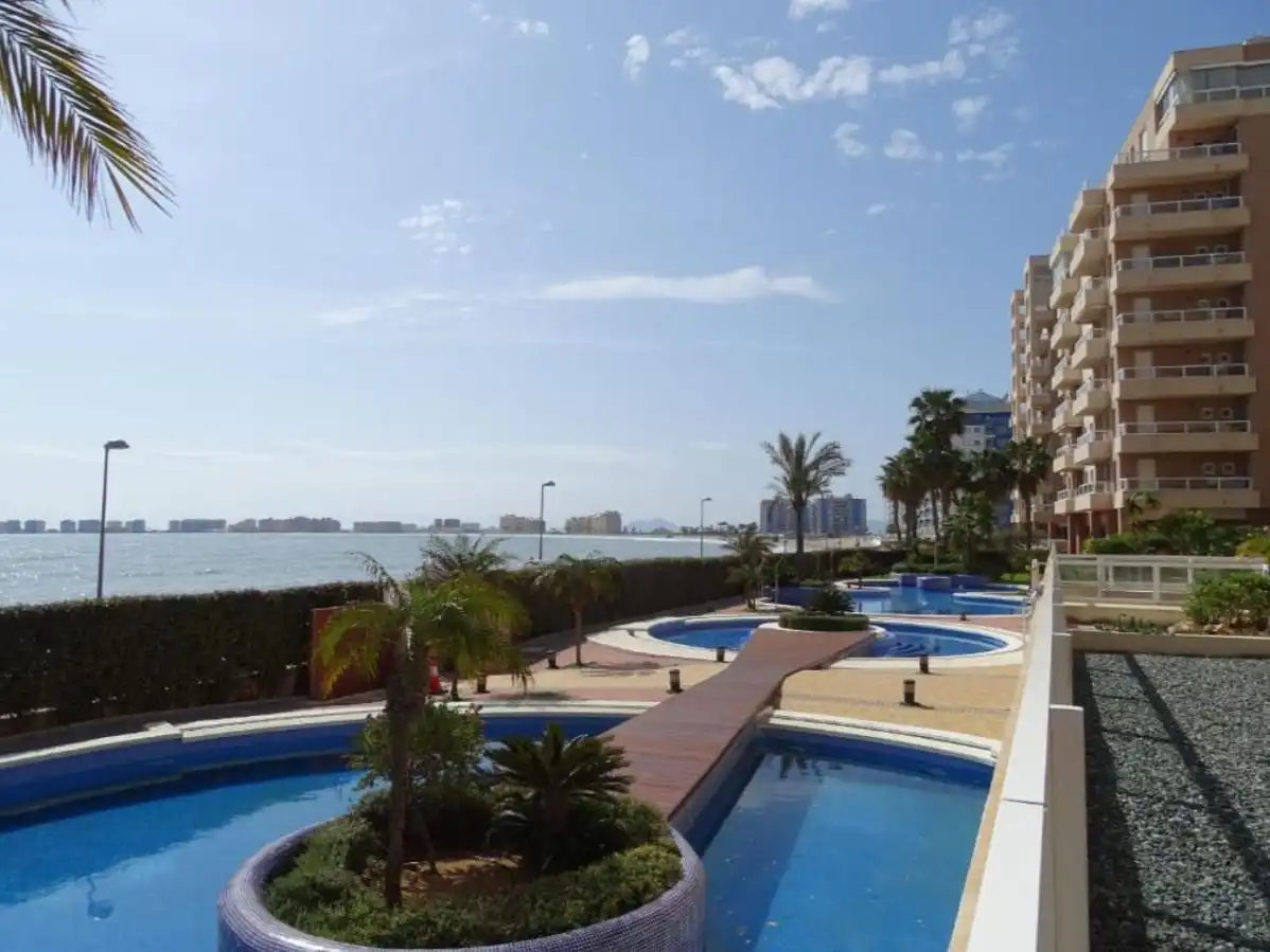 Apartament amb jardí en venda a Calle Sierra del Almirez 16