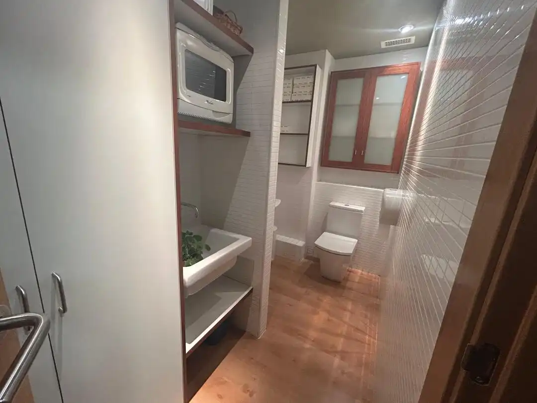 Badezimmer von Büro zur Miete in Vitoria - Gasteiz mit Klimaanlage und Heizung