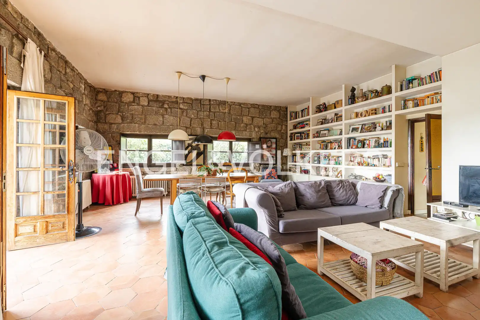 Sala d'estar de Casa o xalet en venda en Galapagar amb Calefacció, Jardí privat i Terrassa